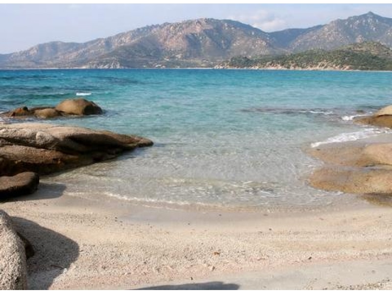 Villa Clitia - Casa vacanze sul mare a Villasimius in Sardegna - vista della spiaggia privata accessibile dalla villa.