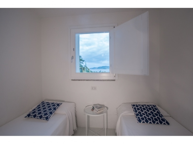 Villa Calipso - Casa vacanze sul mare a Villasimius in Sardegna - camera con due letti singoli.