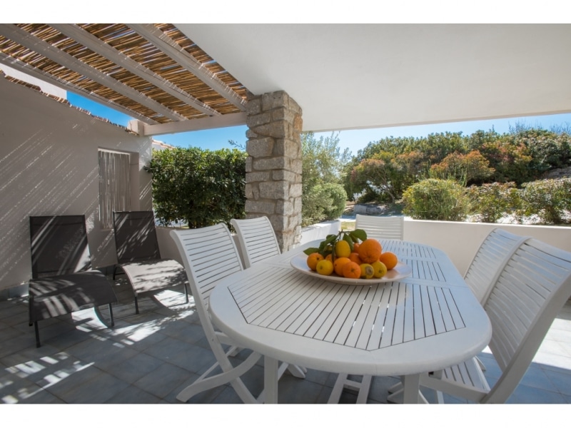 Villa Eunice - Casa vacanze sul mare a Villasimius in Sardegna - patio arredato e luminoso per gratificanti momenti di relax.