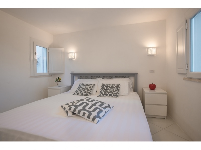 Villa Criside - Casa vacanze sul mare a Villasimius in Sardegna - camera da letto con finestra sul mare.