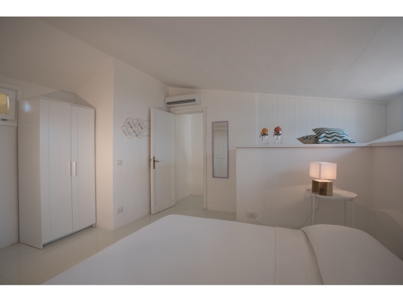 Villa Calipso - Casa vacanze sul mare a Villasimius in Sardegna - camera con letto matrimoniale.